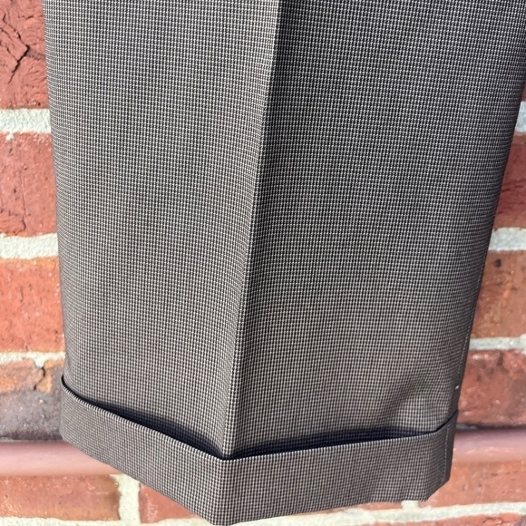 Roundtree and Yorke TravelSmart Dress Pants- Size 46x29 - Picture 3 of 6